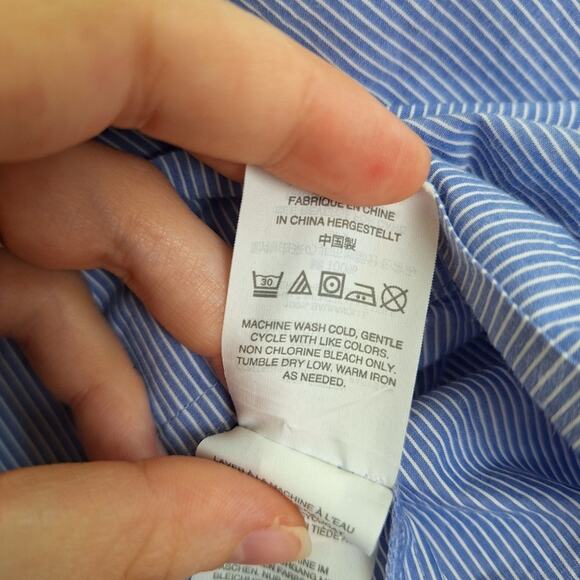 J. Crew 100% Cotton Blue White Pin Stripe Cropped Blouse Buttons 12 - Picture 5 of 9